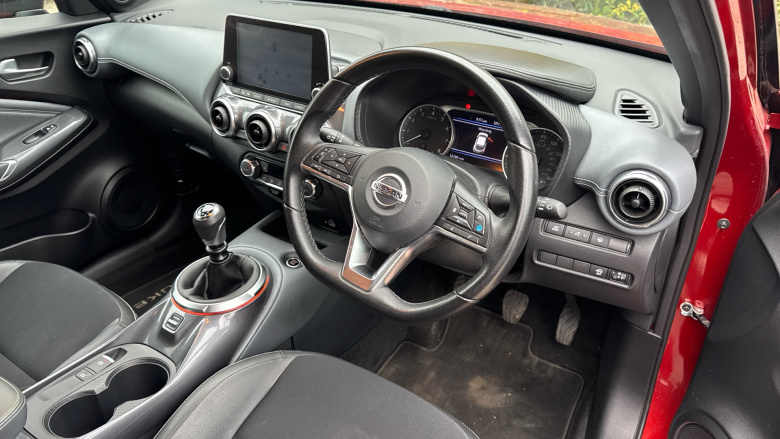 Nissan Juke 1.0 DiG-T 114 Tekna 5dr Petrol Hatchback